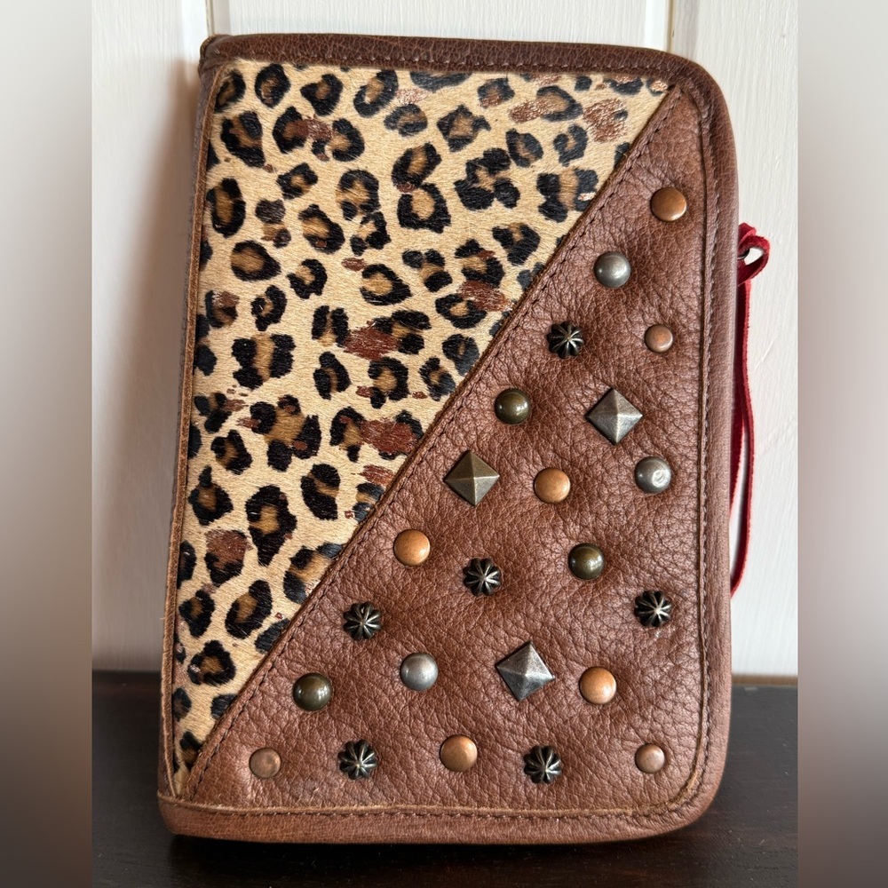 STS Ranchwear Great Plains Magnetic Wallet
